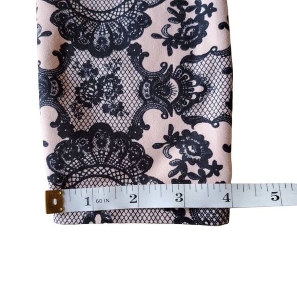 FABLETICS High-Waisted Lace Powerhold 7/8 Leggings Pink Black XS - Picture 14 of 15